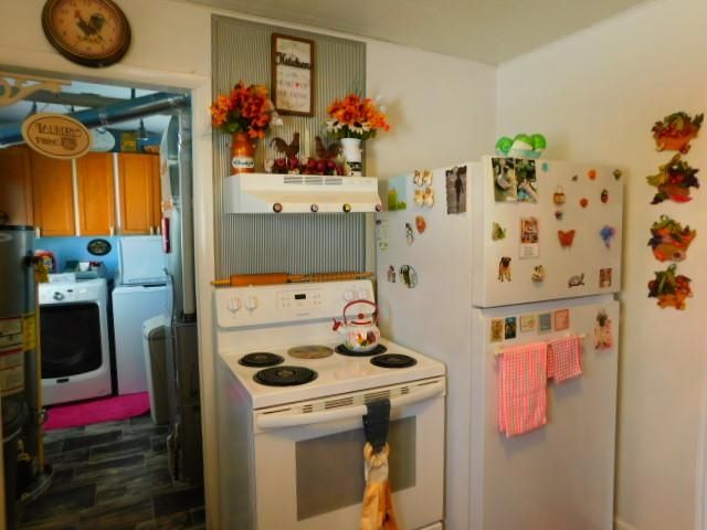 4960 Pine Drive, Excelsior Twp, MI 49646