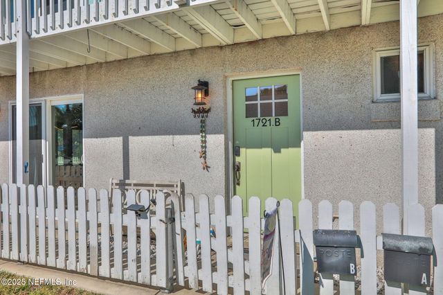 1721 S 2ND Street S, Jacksonville Beach, FL 32250