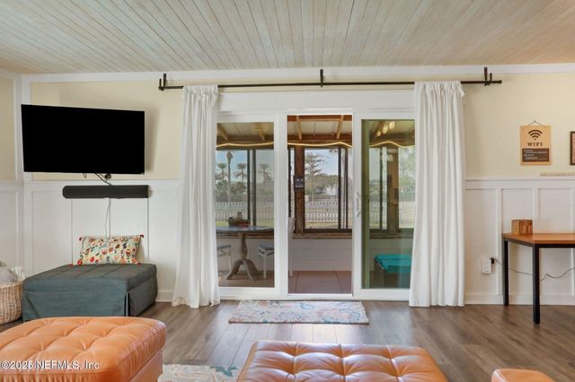 1721 S 2ND Street S, Jacksonville Beach, FL 32250