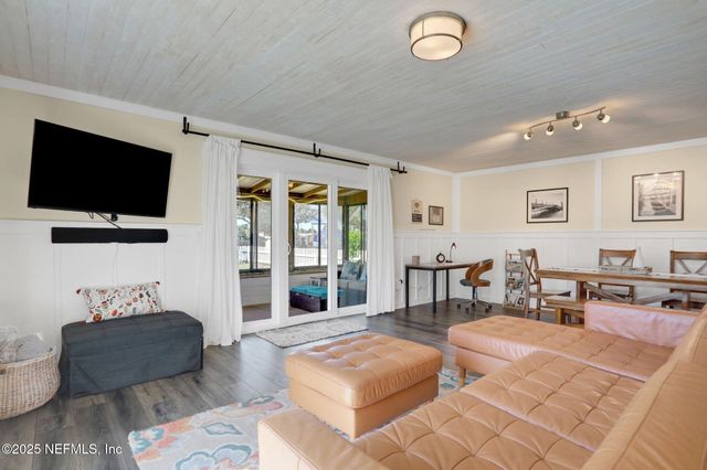 1721 S 2ND Street S, Jacksonville Beach, FL 32250