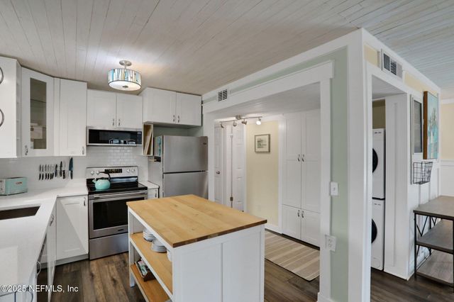 1721 S 2ND Street S, Jacksonville Beach, FL 32250