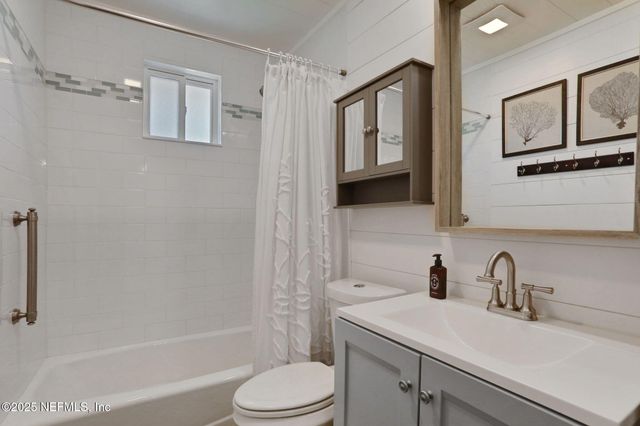 1721 S 2ND Street S, Jacksonville Beach, FL 32250