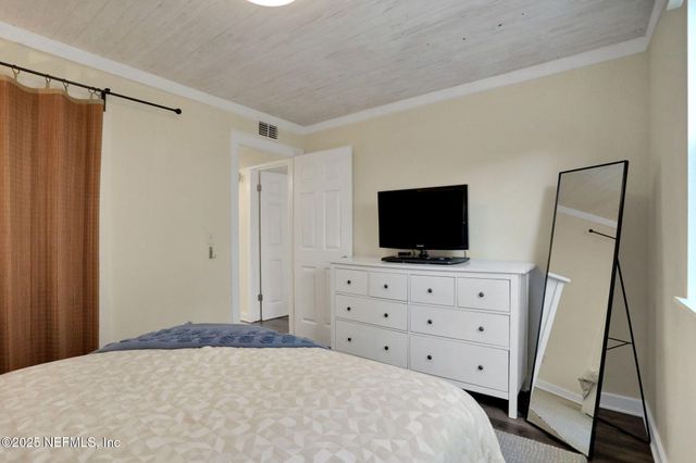 1721 S 2ND Street S, Jacksonville Beach, FL 32250