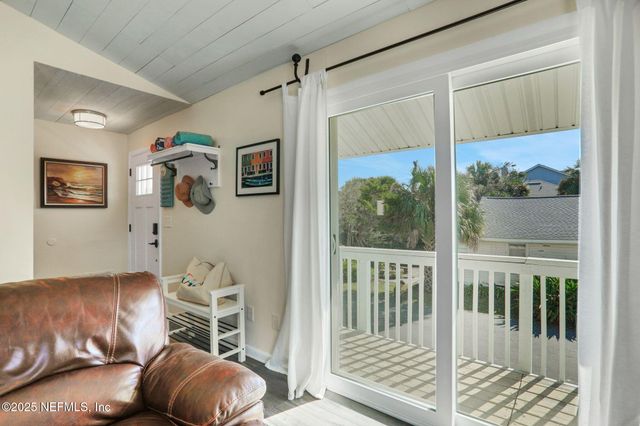 1721 S 2ND Street S, Jacksonville Beach, FL 32250