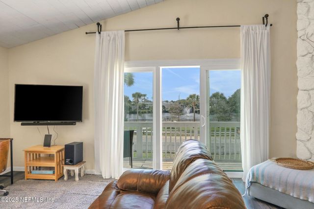 1721 S 2ND Street S, Jacksonville Beach, FL 32250