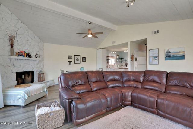 1721 S 2ND Street S, Jacksonville Beach, FL 32250