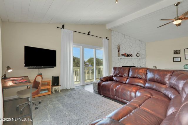 1721 S 2ND Street S, Jacksonville Beach, FL 32250