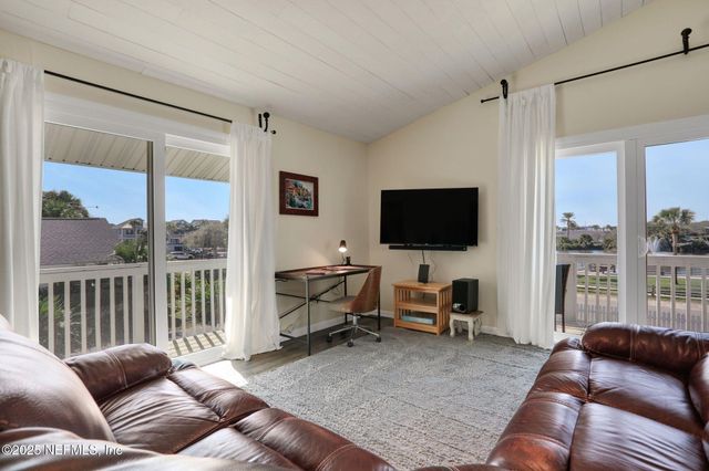 1721 S 2ND Street S, Jacksonville Beach, FL 32250