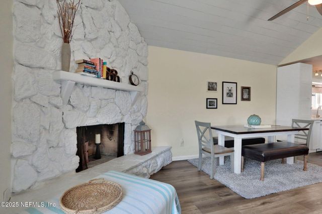 1721 S 2ND Street S, Jacksonville Beach, FL 32250