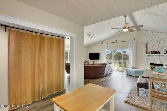 1721 S 2ND Street S, Jacksonville Beach, FL 32250