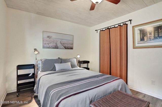 1721 S 2ND Street S, Jacksonville Beach, FL 32250