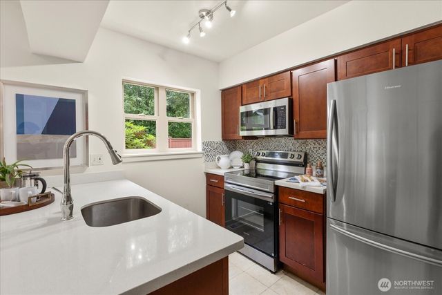 9003 158th Place NE, Redmond, WA 98052