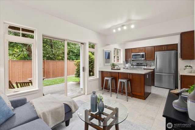 9003 158th Place NE, Redmond, WA 98052