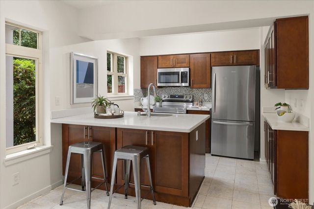 9003 158th Place NE, Redmond, WA 98052