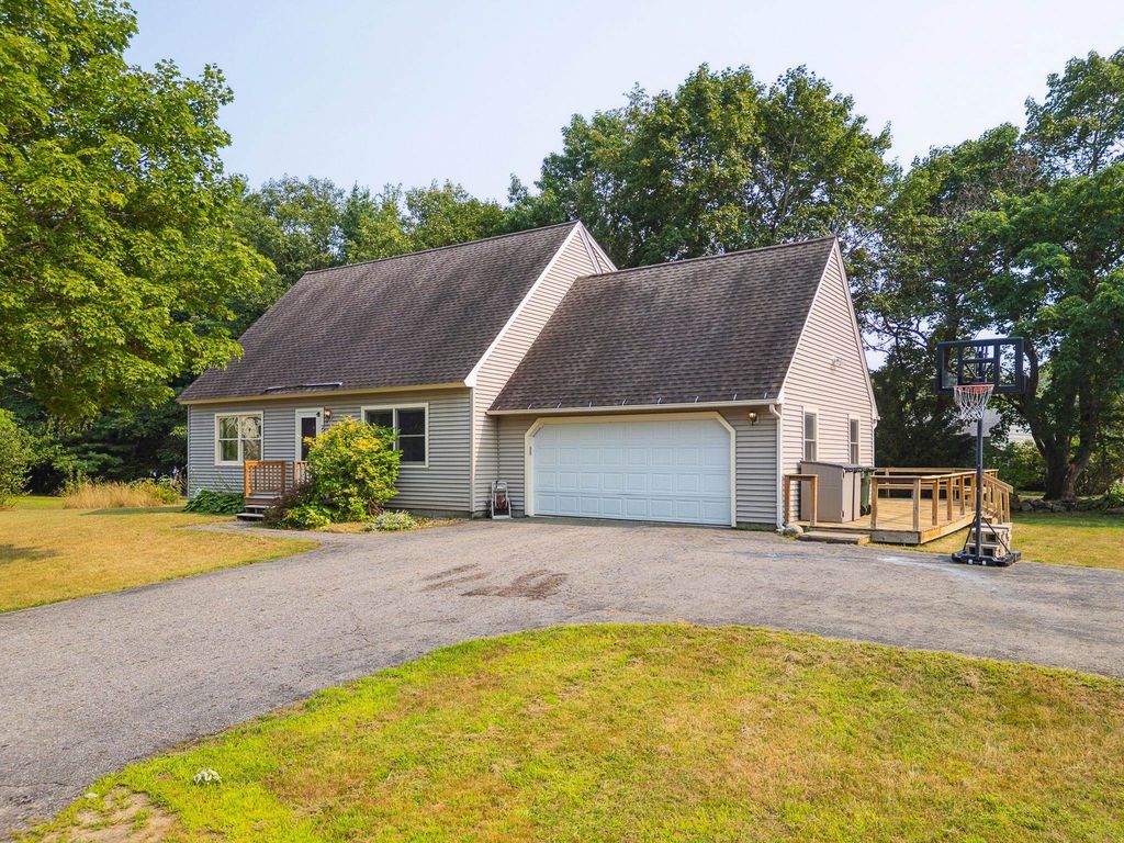 25 Clearwater Place, Laconia, NH 03246