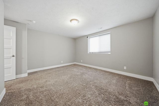 9515 Friedman Street, Lincoln, NE 68516