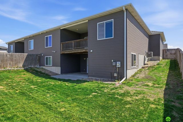 9515 Friedman Street, Lincoln, NE 68516