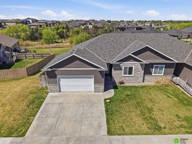 9515 Friedman Street, Lincoln, NE 68516