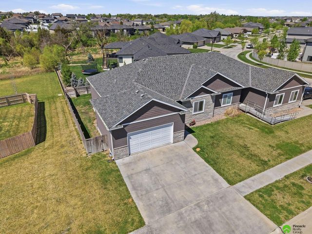 9515 Friedman Street, Lincoln, NE 68516