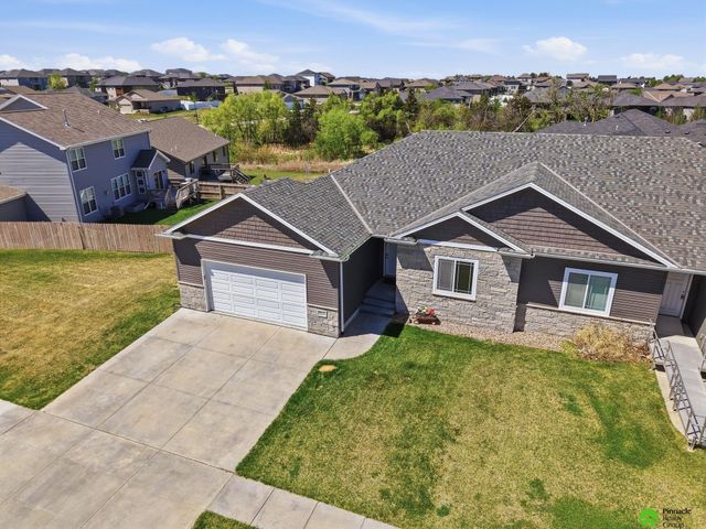 9515 Friedman Street, Lincoln, NE 68516