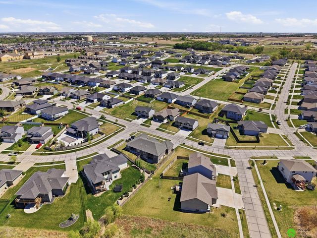 9515 Friedman Street, Lincoln, NE 68516