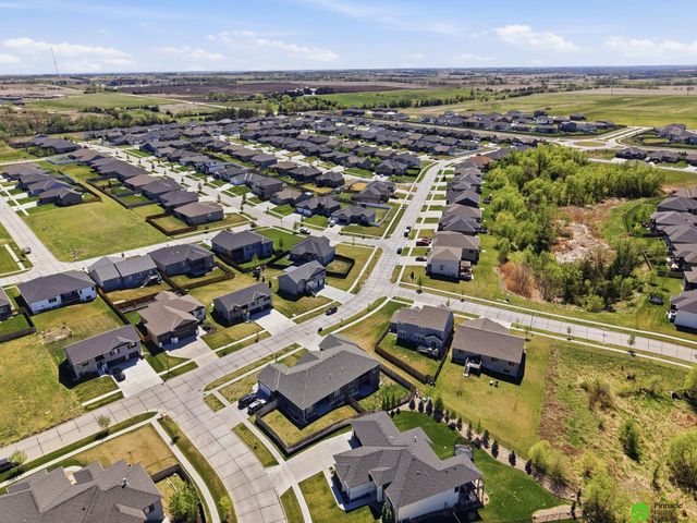 9515 Friedman Street, Lincoln, NE 68516