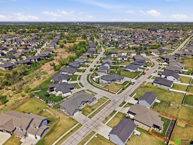 9515 Friedman Street, Lincoln, NE 68516