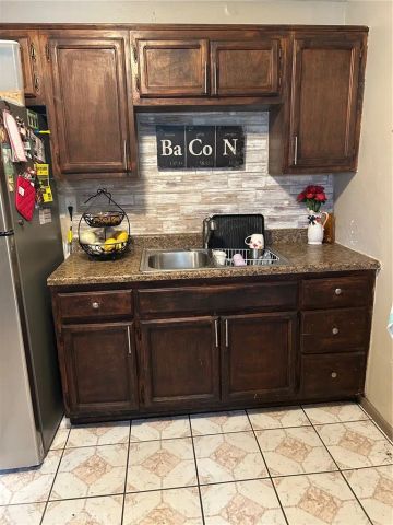 1214 E Street, Corona, CA 92882