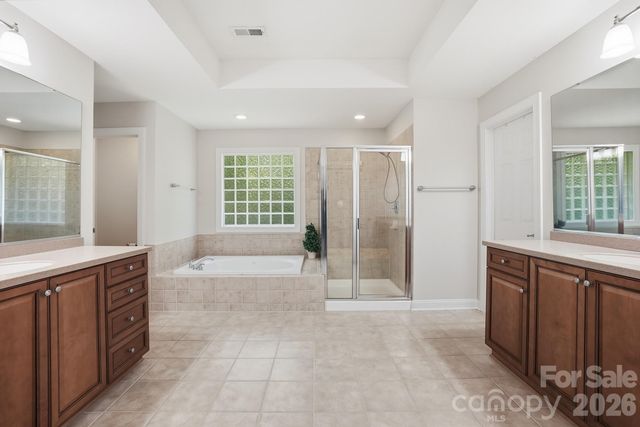 807 Crown Vista Court, Wesley Chapel, NC 28110