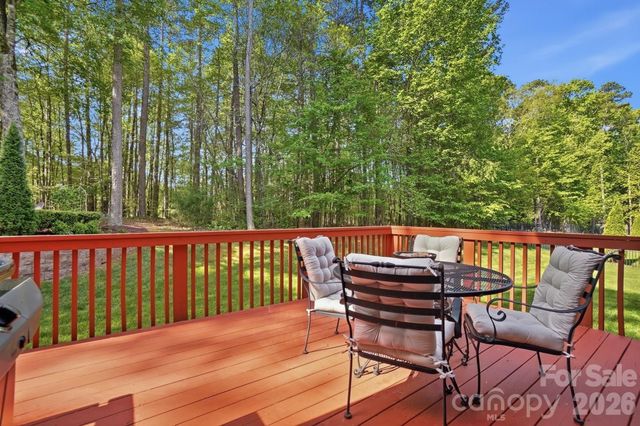 807 Crown Vista Court, Wesley Chapel, NC 28110