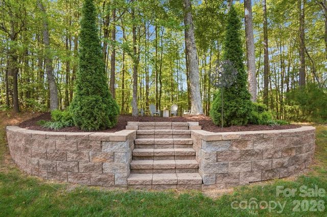 807 Crown Vista Court, Wesley Chapel, NC 28110