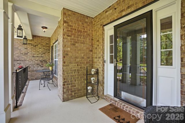 807 Crown Vista Court, Wesley Chapel, NC 28110