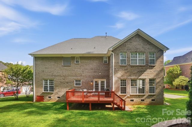 807 Crown Vista Court, Wesley Chapel, NC 28110