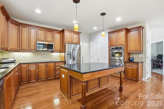 807 Crown Vista Court, Wesley Chapel, NC 28110