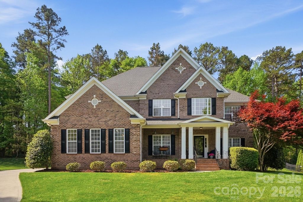 807 Crown Vista Court, Wesley Chapel, NC 28110