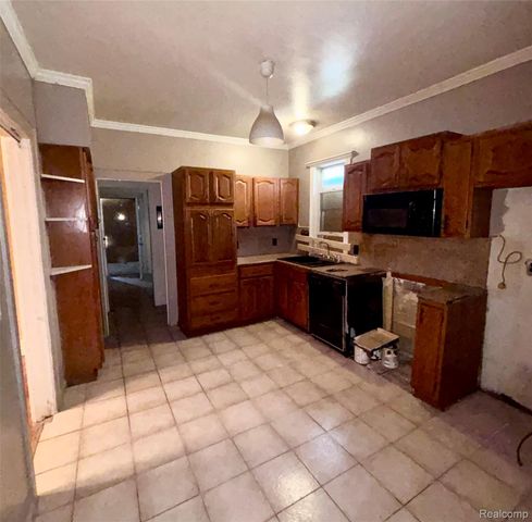 14150 Strathmoor Street, Detroit, MI 48227
