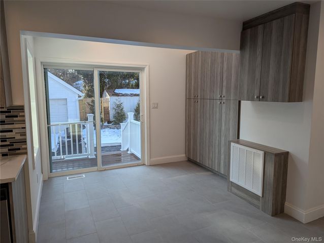 62 Forest Row, Great Neck, NY 11024