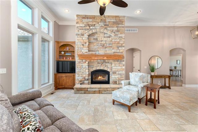 15006 Leavenworth Road, Basehor, KS 66007