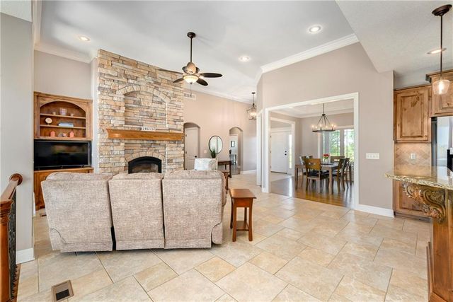 15006 Leavenworth Road, Basehor, KS 66007