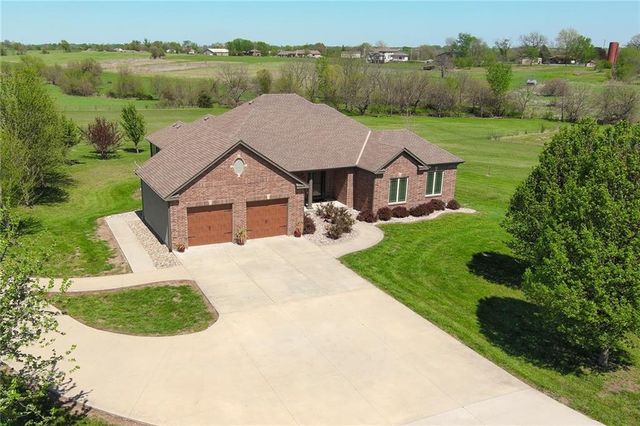 15006 Leavenworth Road, Basehor, KS 66007