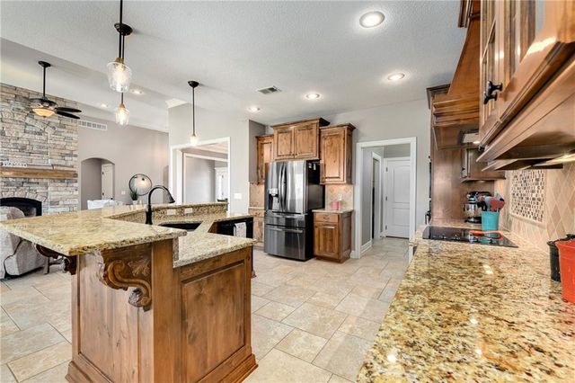 15006 Leavenworth Road, Basehor, KS 66007