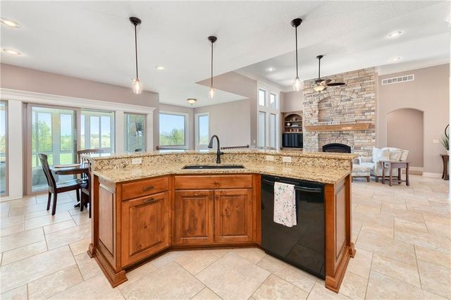 15006 Leavenworth Road, Basehor, KS 66007