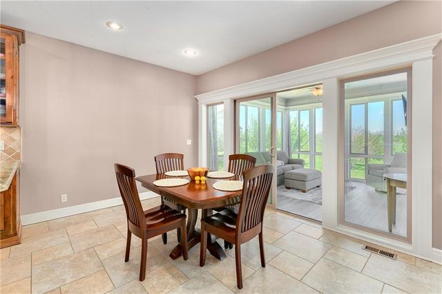 15006 Leavenworth Road, Basehor, KS 66007