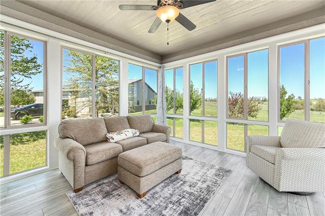 15006 Leavenworth Road, Basehor, KS 66007