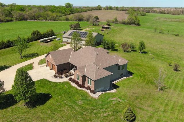 15006 Leavenworth Road, Basehor, KS 66007