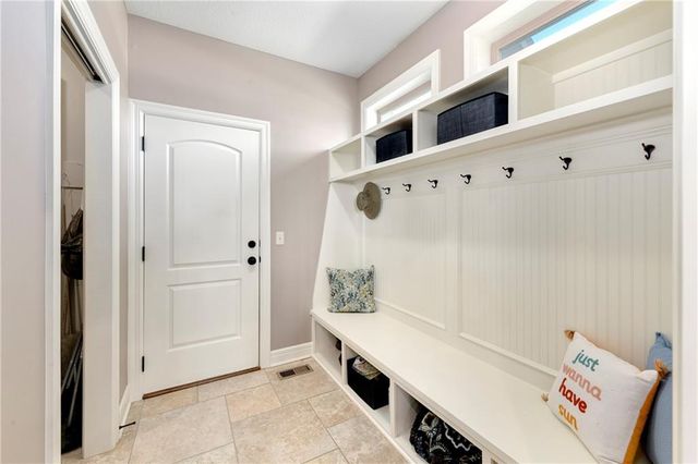 15006 Leavenworth Road, Basehor, KS 66007