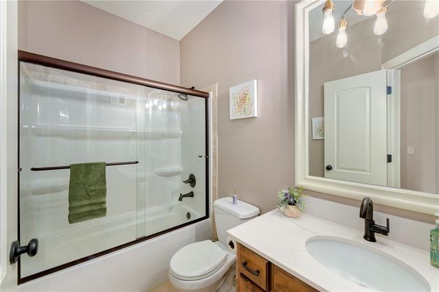 15006 Leavenworth Road, Basehor, KS 66007