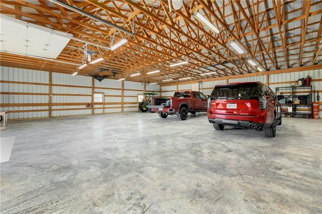 15006 Leavenworth Road, Basehor, KS 66007