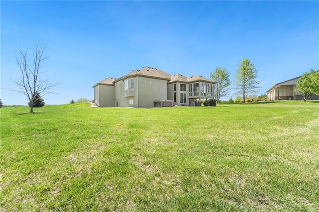 15006 Leavenworth Road, Basehor, KS 66007