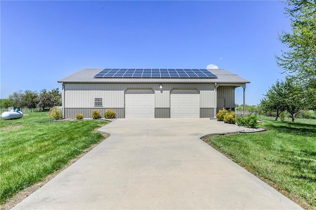 15006 Leavenworth Road, Basehor, KS 66007